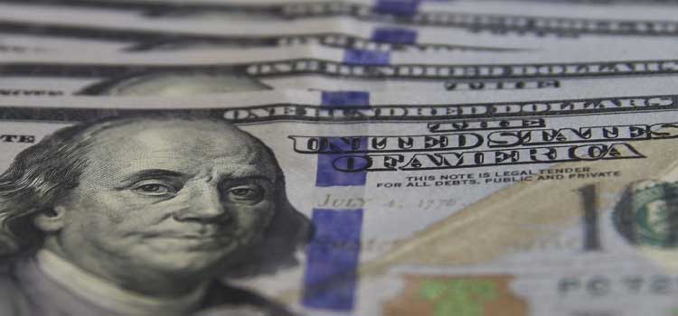 ECONOMIA: Dólar cai para R$ 5,26 e tem primeira queda semanal desde maio.