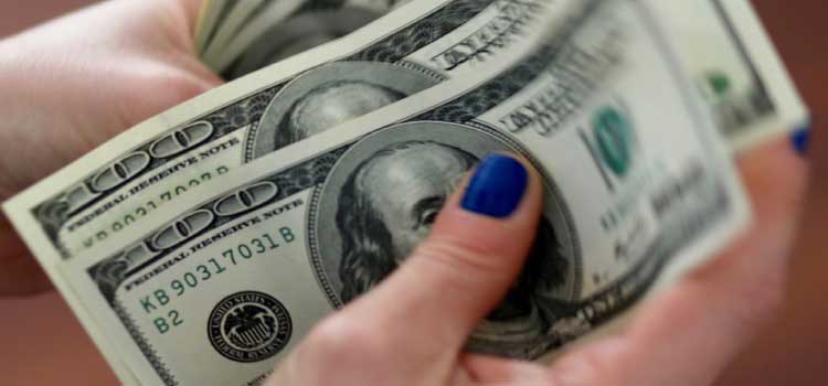 ECONOMIA: Dólar chega a R$ 5,32 e atinge maior valor em cinco meses.