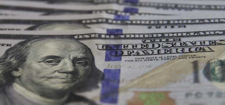 ECONOMIA: Dólar tem maior queda diária em 16 meses e fecha em R$ 5,37.