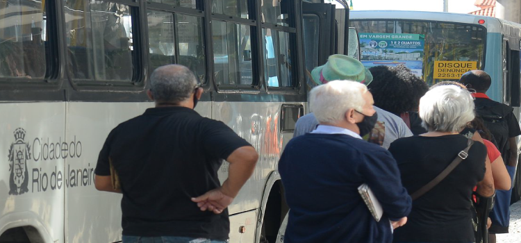 ECONOMIA: Estados e municípios podem solicitar gratuidade no transporte público.