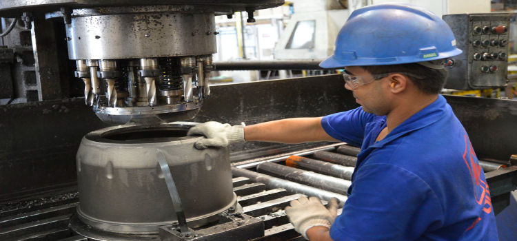 ECONOMIA: Faturamento da indústria de máquinas e equipamentos cai em fevereiro.