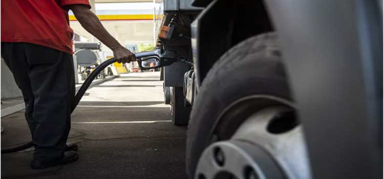 ECONOMIA: Governo e Congresso decidem criar auxílio de R$ 400 para caminhoneiros e aumentar vale-gás.