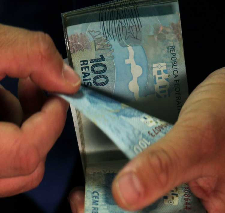 ECONOMIA: Inflação para famílias de renda mais baixa cai 0,60%.