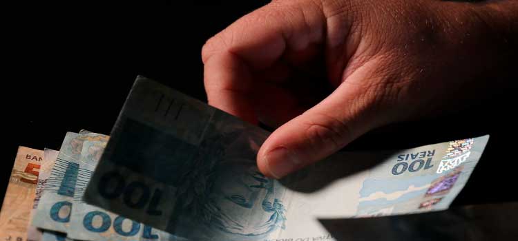 ECONOMIA: Lei de Diretrizes Orçamentárias prevê mínimo de R$ 1.294 em 2023.
