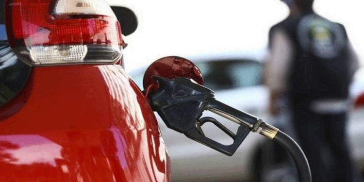 ECONOMIA: Litro da gasolina sobe pela quinta semana seguida e bate novo recorde.