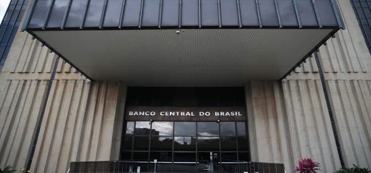 ECONOMIA: Mercado financeiro eleva projeção de inflação para 2023.