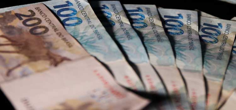ECONOMIA: Mercado financeiro reduz projeção da inflação de 5,74% para 5,71%.