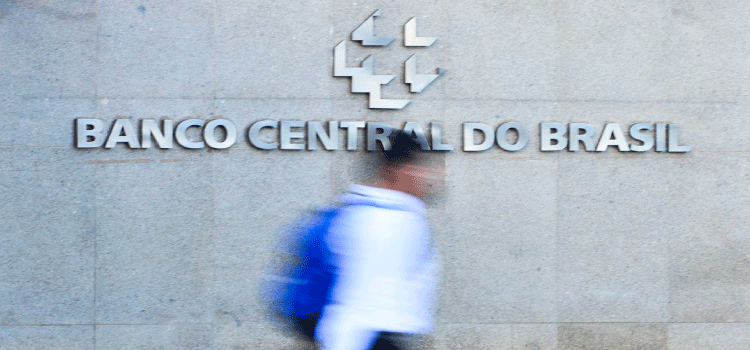 ECONOMIA: Mercado financeiro reduz projeção da inflação de 5,79% para 5,76%.