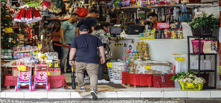 ECONOMIA: Número de abertura de empresas cresce 20,7% no Paraná entre 2019 e 2022.