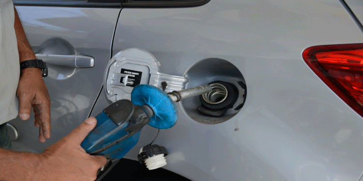 ECONOMIA: Petrobras aumenta em 8,87% preço do diesel.