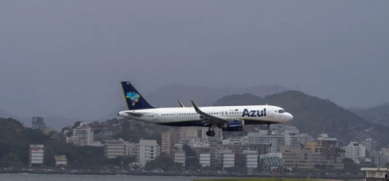 ECONOMIA: Petrobras reduz preços de querosene de aviação.