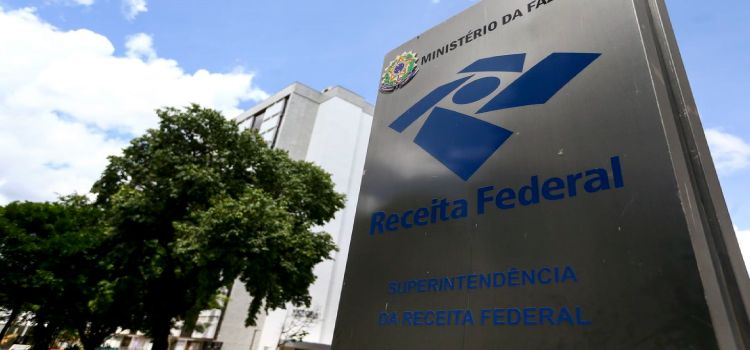 ECONOMIA: Receita credita valores de lote residual do Imposto de Renda.