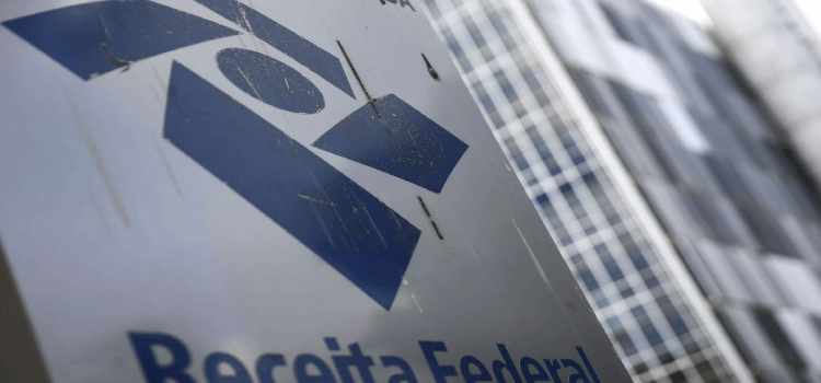 ECONOMIA: Receita Federal bate recorde de arrecadação em abril: R$ 195 bilhões.
