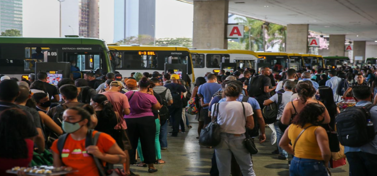 ECONOMIA: Taxa média de desocupação em 2022 ficou em 9,3%, diz IBGE.