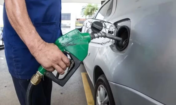 Economia: Tensão no Oriente Médio e fechamento do Estreito de Ormuz elevam preço do diesel e pressionam inflação no Brasil