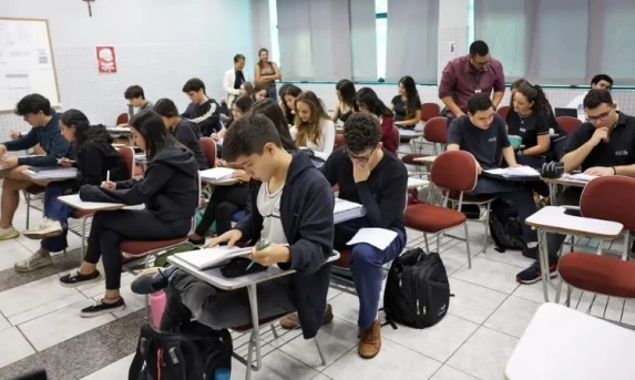 Educação financeira pode entrar no currículo escolar