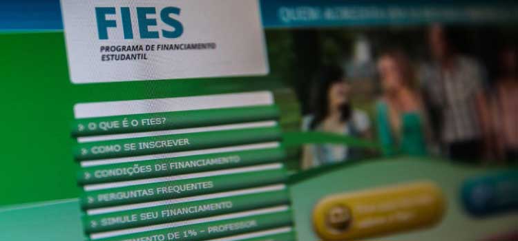 EDUCAÇÃO: MEC define valores semestrais para financiamento do Fies.