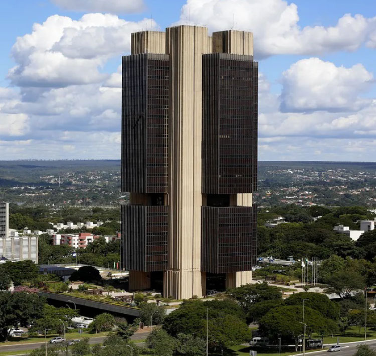 Em meio a debate sobre juros, Banco Central deve manter Selic em 13,75% ao ano nesta quarta.