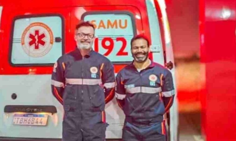EMOÇÃO NA BR-277: EQUIPE DO SAMU DE GUARANIAÇU REALIZA PARTO DE EMERGÊNCIA DENTRO DE AMBULÂNCIA EM IBEMA