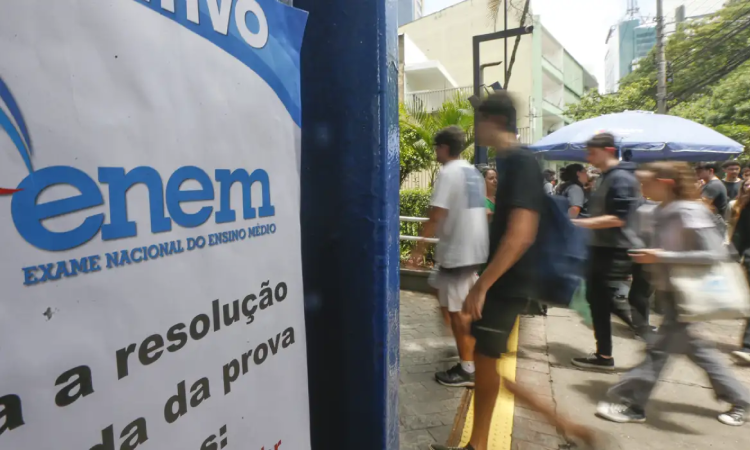 Enem: prazo para pedir isenção da inscrição é ampliado para 2 de maio.