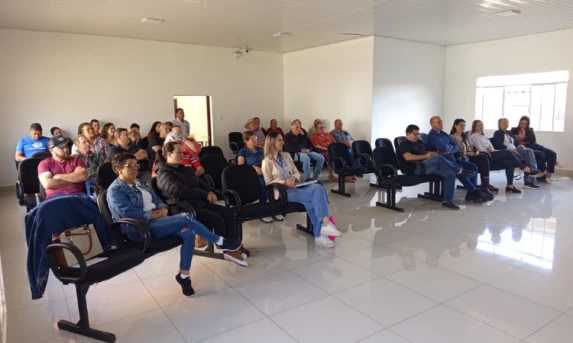 Entidades apresentam diagnóstico das agroindústrias de Guaraniaçu em reunião com produtores