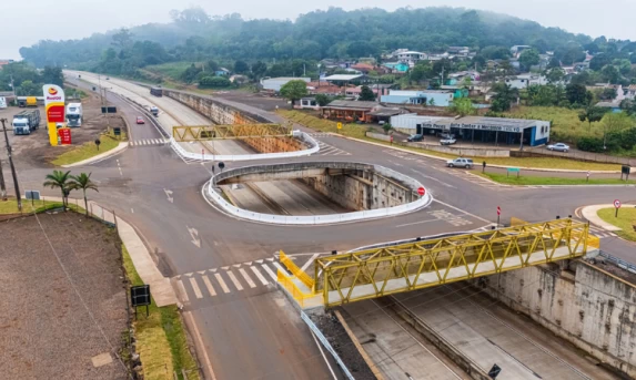 EPR Iguaçu implanta barreiras de proteção sob o Viaduto de Santa Lúcia; tráfego terá desvios pontuais