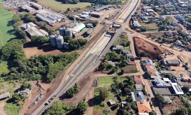 EPR Iguaçu libera tráfego nas alças de acesso em Santa Lúcia, mas trecho segue em obras
