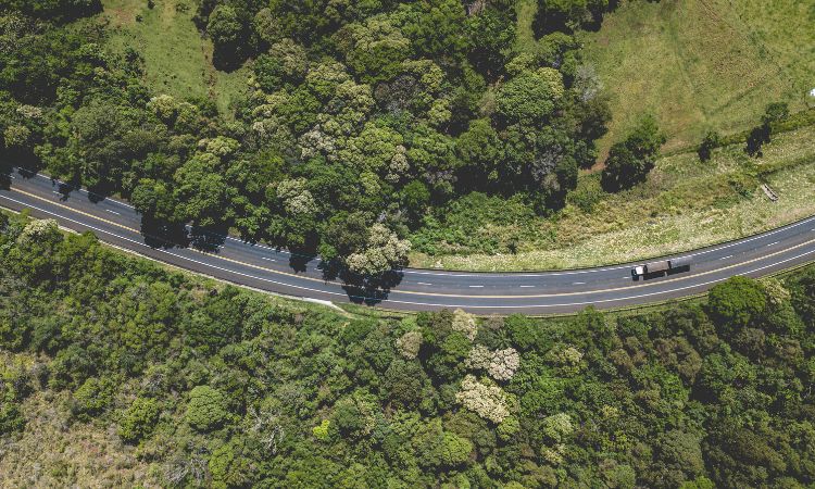EPR Iguaçu programa trabalhos preventivos em taludes e organiza operações “Pare e Siga” em Laranjeiras do Sul