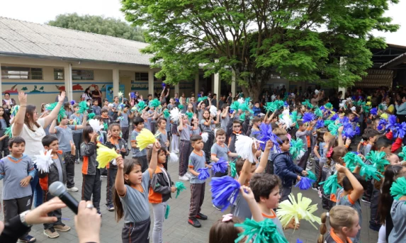GUARANIAÇU: Escola Joaquim Modesto da Rosa abre Semana da Pátria com ato cívico
