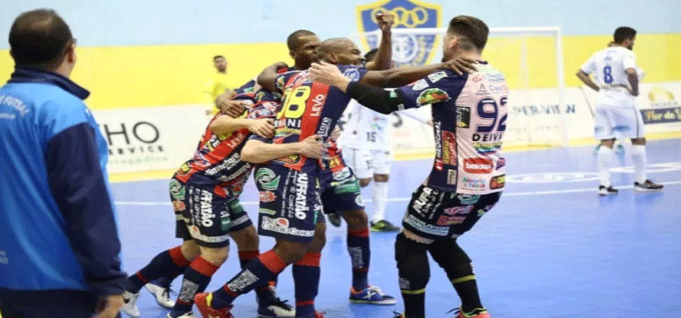 ESPORTE: Em grande jogo, Cascavel Futsal vence São José pela Liga Nacional com 3 gols de Carlão.
