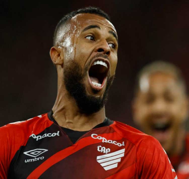 ESPORTES: Athletico bate Palmeiras e fica a um empate da final da Libertadores.