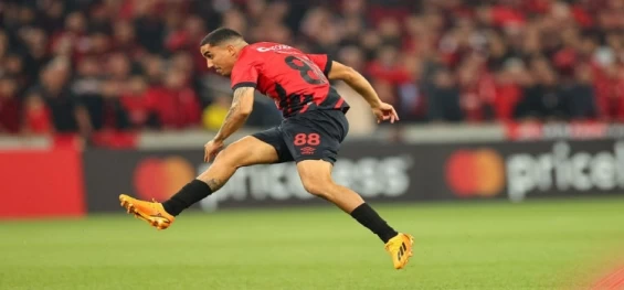 ESPORTES: Athletico-PR vence Libertad para avançar às oitavas da Libertadores.