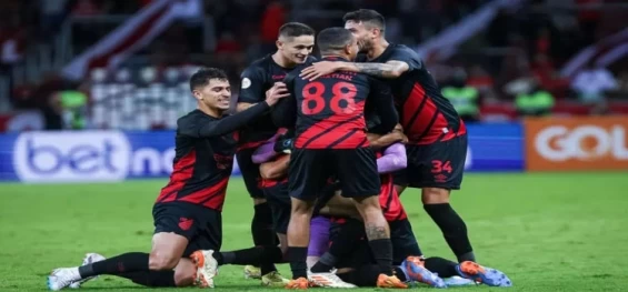 ESPORTES: Athletico-PR vence o Internacional e salta na tabela do Campeonato Brasileiro.