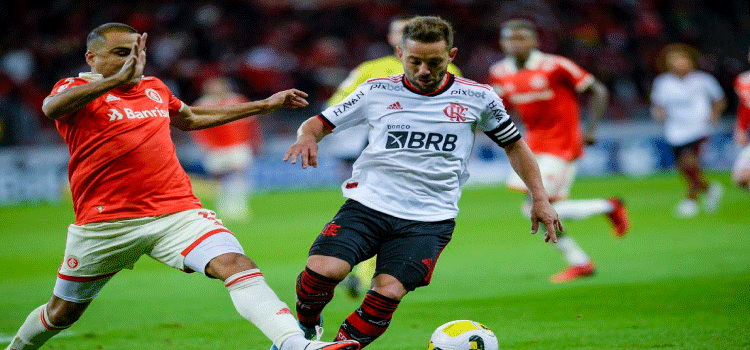 ESPORTES: Com time titular, Flamengo encara vice-líder Internacional.