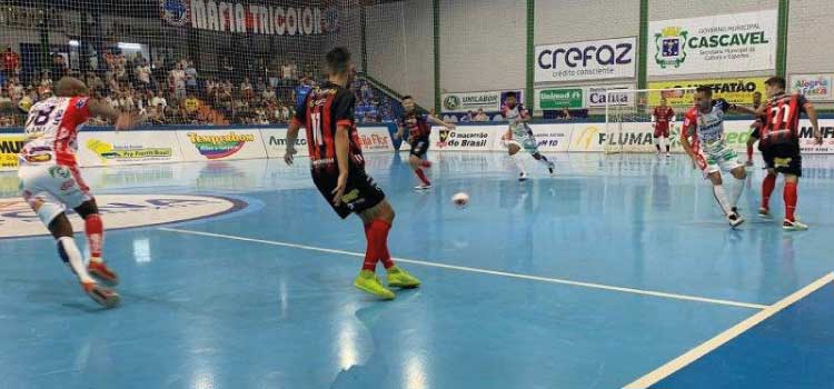 ESPORTES: Cascavel Futsal vence na estreia em casa