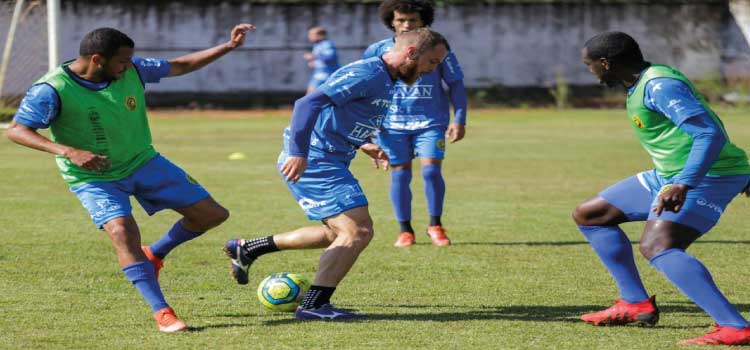 ESPORTES: Cascavel ganha reforços para jogo importante contra o Azuriz.