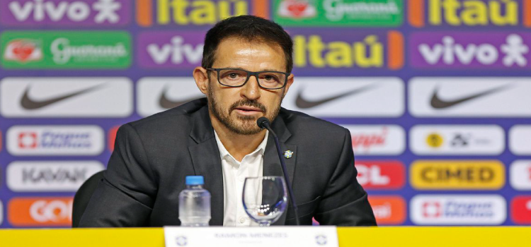 ESPORTES: Cheia de novidades, seleção é convocada para 1º jogo após a Copa.