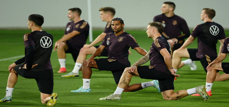 ESPORTES: Clássico entre Alemanha e Espanha é o destaque de domingo.