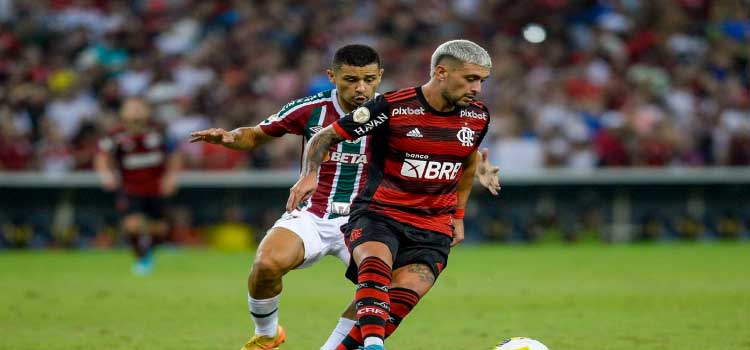 ESPORTES: Em momentos opostos, Flamengo e Fluminense disputam clássico.
