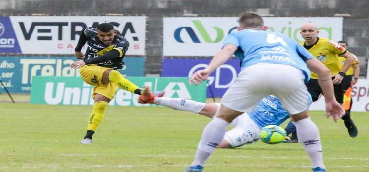 ESPORTES: FC Cascavel busca retomar a liderança em novo confronto contra o Azuriz.