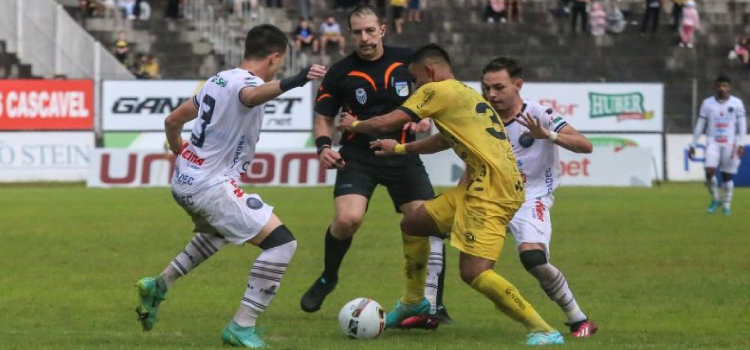 ESPORTES: FC Cascavel terá força máxima para decidir vaga com Operário.