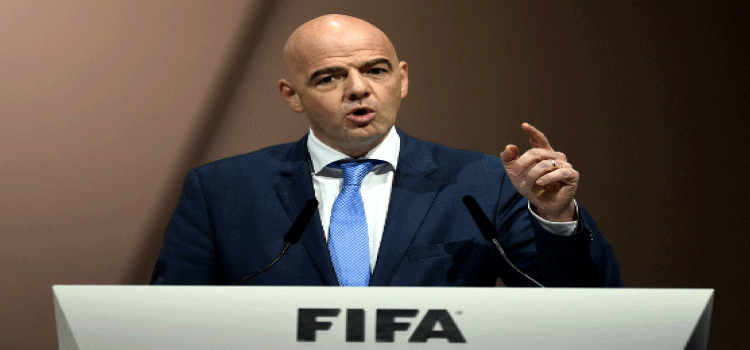 ESPORTES: Fifa anuncia novo Mundial de Clubes com 32 times para 2025.