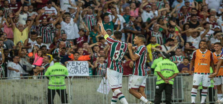 ESPORTES: Fluminense derrota Athletico-PR e permanece na ponta do Brasileiro.