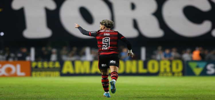 ESPORTES: Gabriel decide e Flamengo derrota Santos na Vila Belmiro.