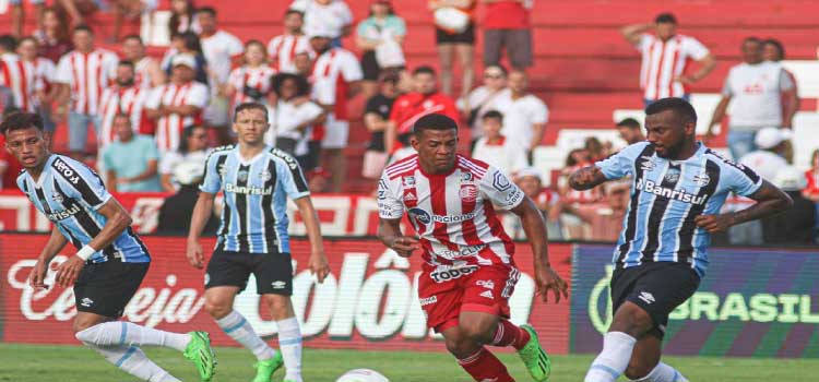 ESPORTES: Grêmio garante retorno à Série A do Brasileiro.