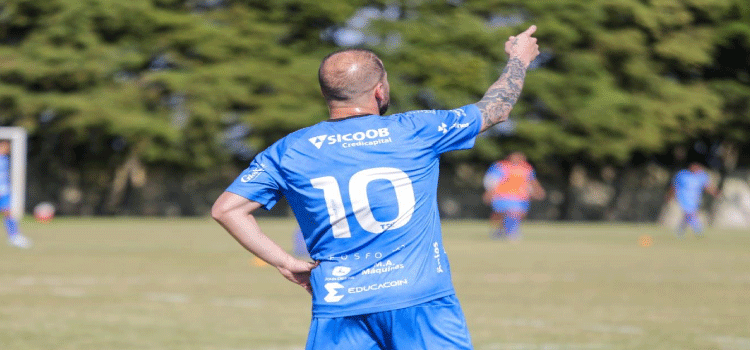 ESPORTES: Lutando pela classificação antecipada, Cascavel recebe o Aimoré no Olímpico.