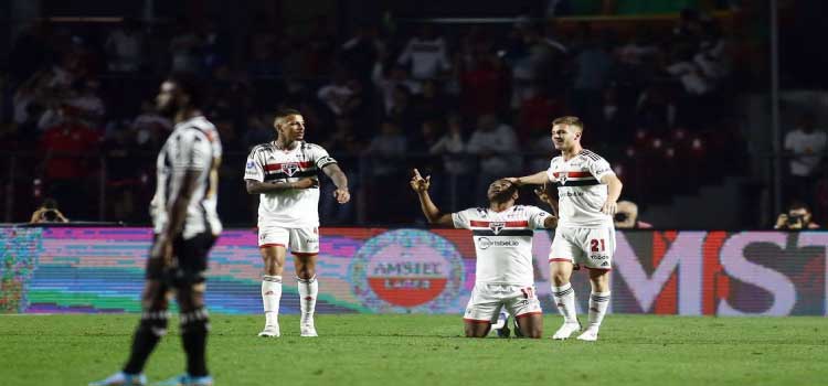 ESPORTES: Nikão garante vitória do São Paulo sobre o Ceará na Sul-Americana.