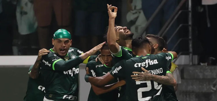 ESPORTES: Palmeiras aprende lição e praticamente espanta o risco de zebra na Copa do Brasil.