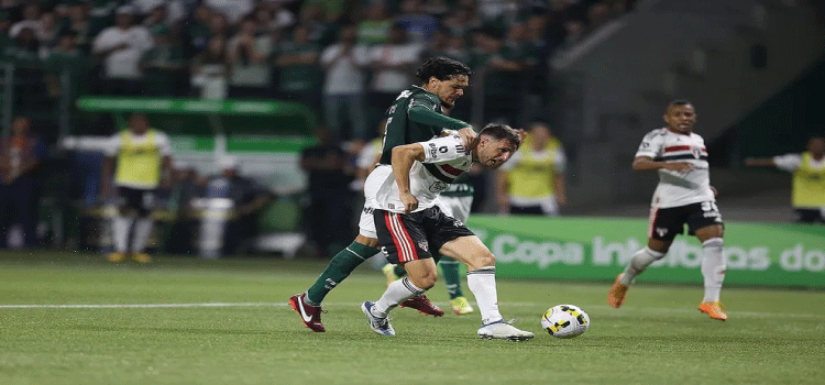 ESPORTES: Palmeiras e São Paulo se reencontram três meses após jogo que selou virada entre rivais.