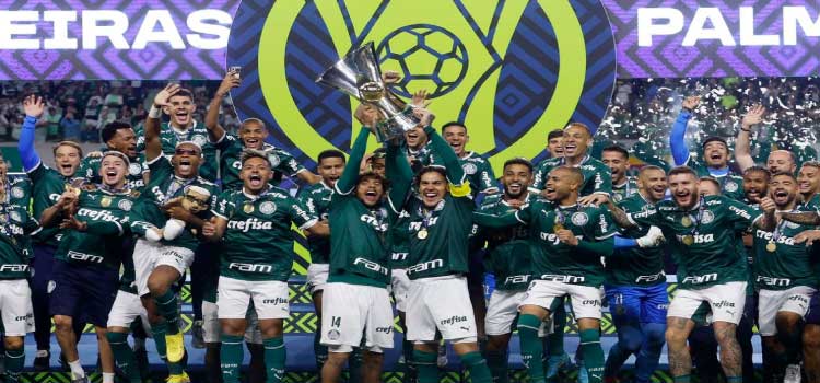 ESPORTES: Palmeiras vence América-MG e recebe troféu de campeão Brasileiro.